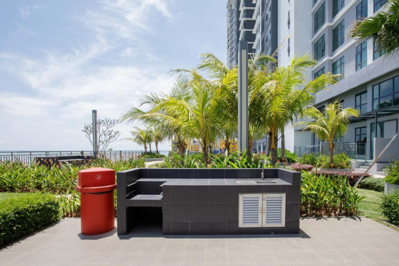 Aisi3 Studio Seaview At Tanjung Lumpur Kuantan Dış mekan fotoğraf